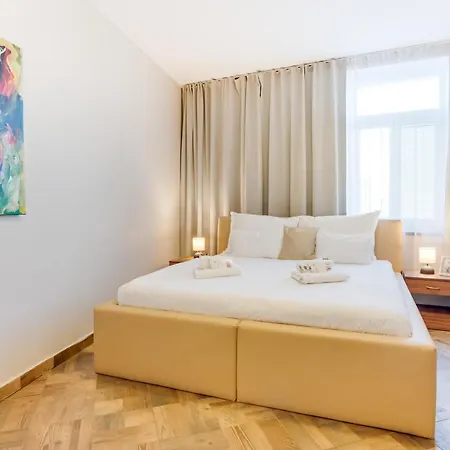 Euro Krenova 75 Apartment *