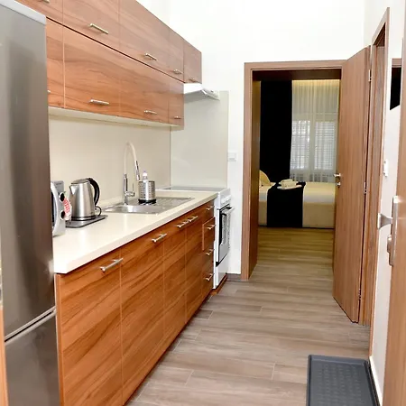 Euro Krenova 75 Apartment