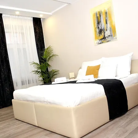 Euro Krenova 75 Apartment *