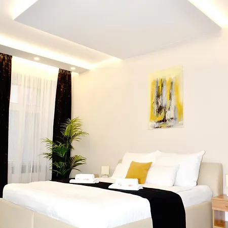 Euro Krenova 75 Apartment *