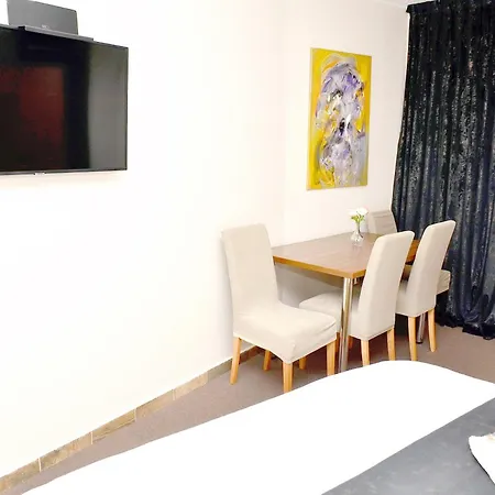 Apartment Euro Krenova 75