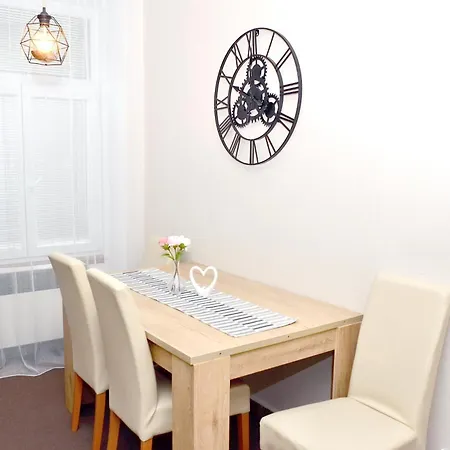 Apartment Euro Krenova 75 *