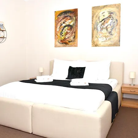 Euro Krenova 75 Apartment Brno