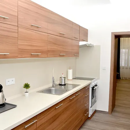 Euro Krenova 75 Apartment