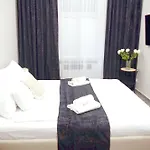 Appartement Euro Krenova 75 *