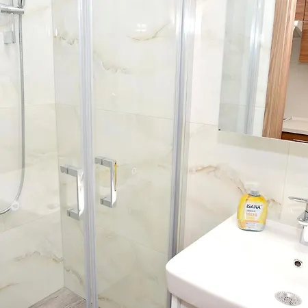 Euro Křenová 75 Apartamento *